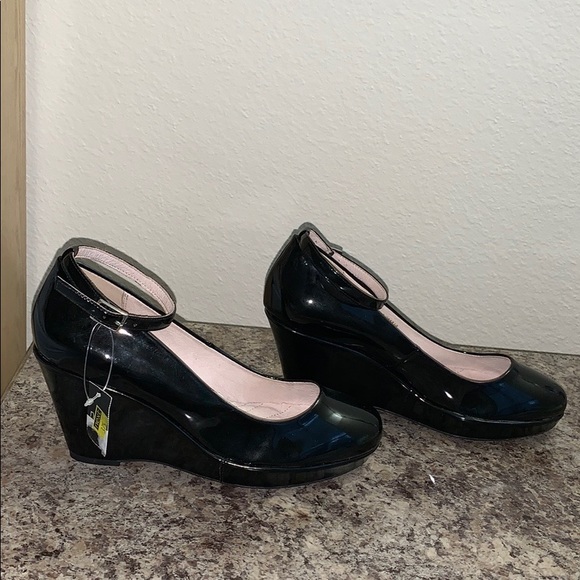 Next Shiny Wedges - Picture 2 of 11